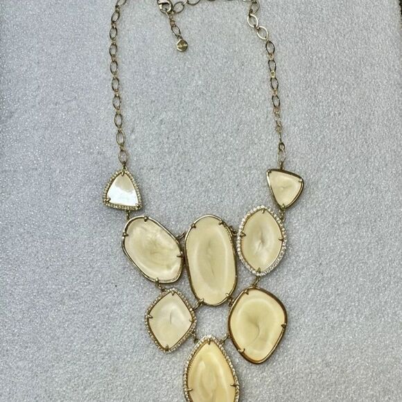 Stella & Dot Fiona Bib Necklace Gold & Ivory 16" + 2" Extender EUC - Picture 10 of 12